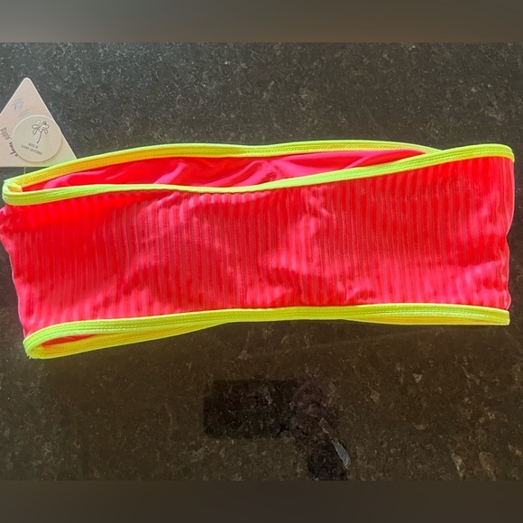 Dippin’ Daisy’s ReVibe Neon Pink Encore Velvet Bandeau Velvet Bikini Top Large - Picture 5 of 12